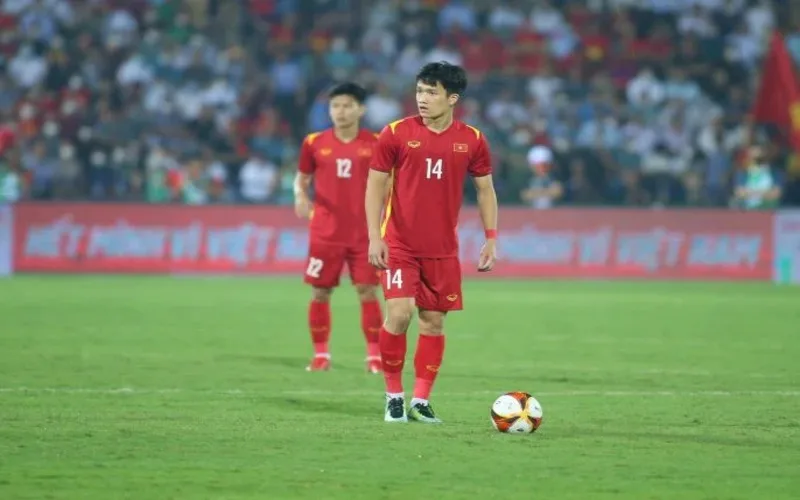 cau thu hoang duc que o dau hanh trinh bong da chuyen nghiep